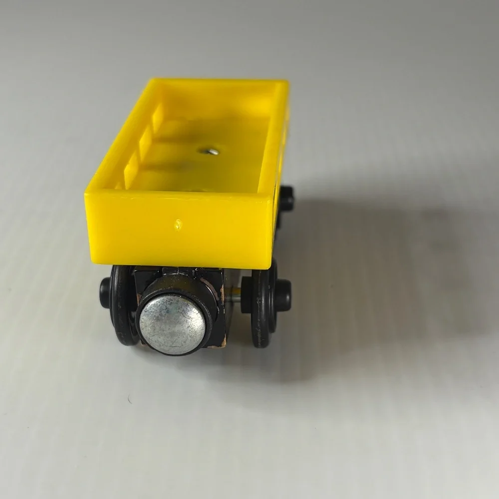 Thomas the Train Musical Cargo Car 2012 Wooden Railway Y4105 Yellow - Picture 2 of 7